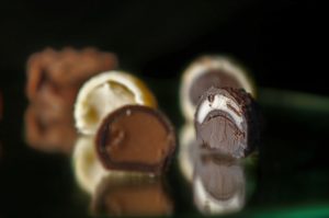 トリュフチョコレートの断面図